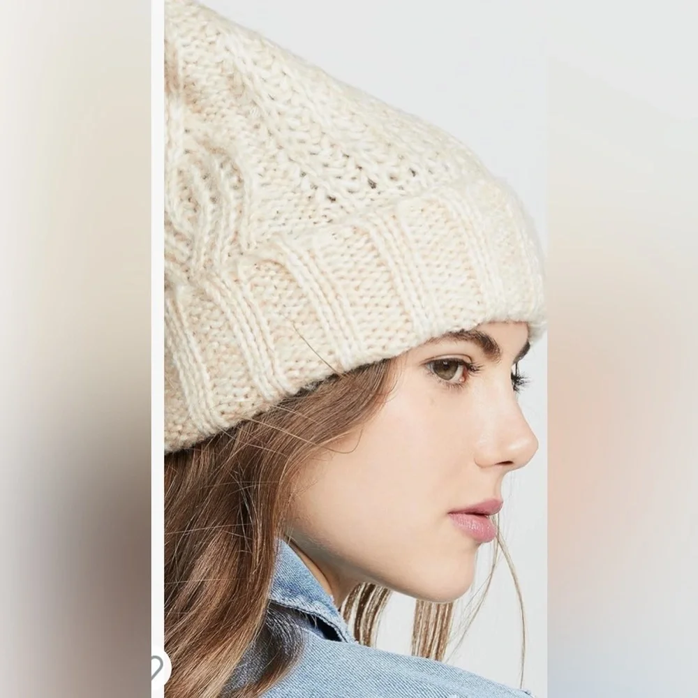 New Free People Women’s Harlow Cable Knit Beanie 💕